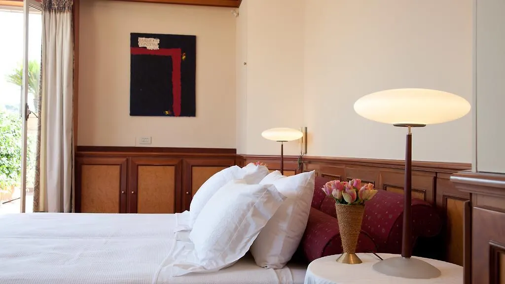 Rental In Rome - Fontana Di Trevi Penthouse Apartmán